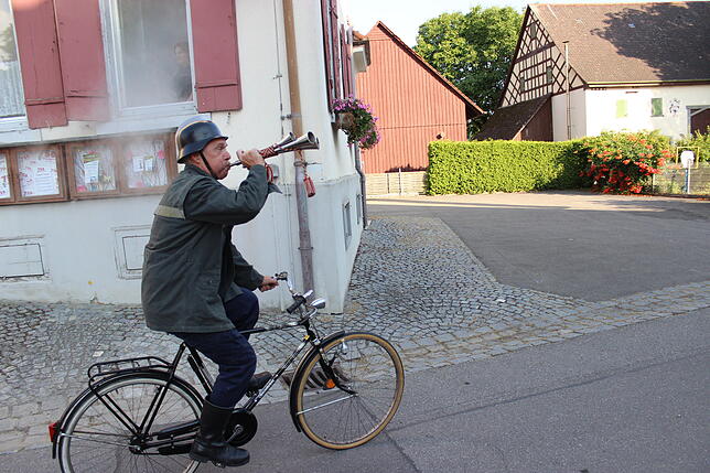 Alarm: Es brennt im Schul- und Rathaus.