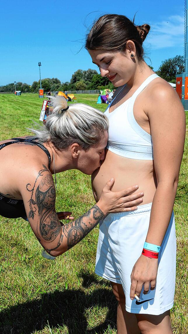 Bild 24: So sieht Vorfreude auf das Seenachtfest aus! Auf dem Konstanzer Flugplatz wird wieder gecampt