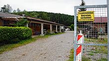 Noch steht das Tor am Pferdehof offen – aber nicht mehr lang: Der Betrieb wird auf Anordnung des Stockacher Ordnungsamts zum 31. Juli ...