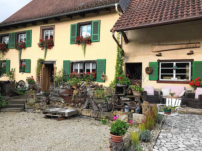In der Blumberger Straße 27 befindet sich das Haus von Nikolaus Kaiser, in welchem im Dachgeschoss das Strohlager errichtet wurde.