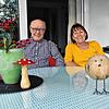 Norbert und Beate Dietrich haben sich mit Büchern und Musik vom Warten auf Genesung abgelenkt.