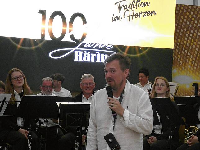 Bild 34: Den Abschluss des dreitägigen Festes „100 Jahre Kieswerk Häring“ machte der Musikverein Lottstetten