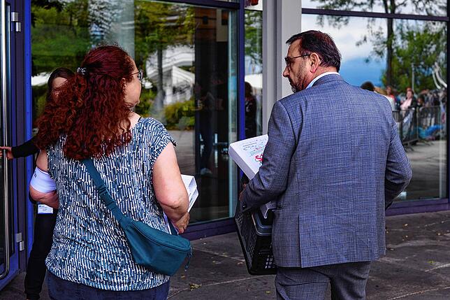 Bild 1: 600 Pflegekräfte demonstrieren vor der Gesundheitsministerkonferenz 2/2