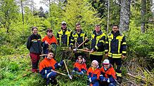 Für einen klimastabilen Mischwald setzt sich die Jugendfeuerwehr Höchenschwand ein. Es wurden Kirschbäume und Bergahorn gepflanzt.