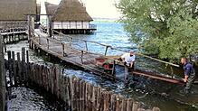 Das Pfahlbaumuseum Unteruhldingen trifft Vorkehrungen gegen das drohende Hochwasser. Wenn das Wasser nur noch knapp unter den ...