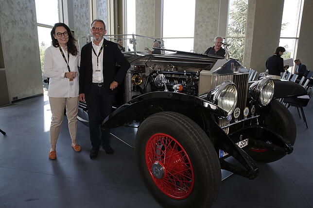 Gabriela Unbehaun-Maier und Hermann Maier brennen für Autos wie für Kunst.