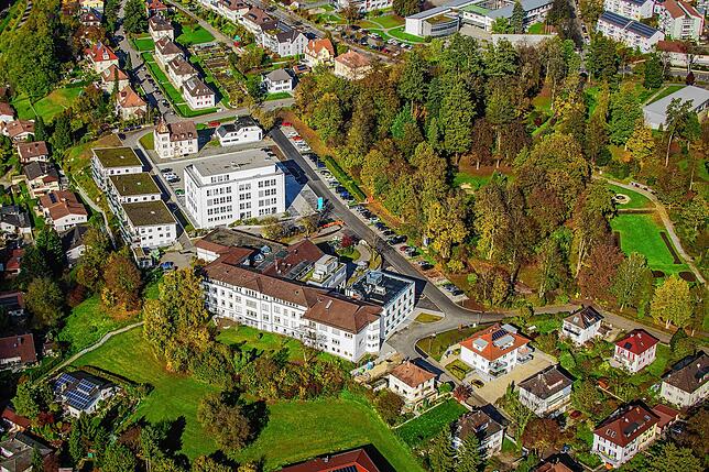Das Stockacher Krankenhaus aus der Luft.
