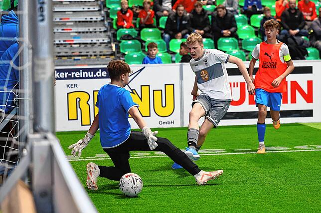 Bild 3: Europas beste U-15-Fußball-Teams in Friedrichshafen! Unsere besten Bilder vom MTU-Cup, Teil 1!