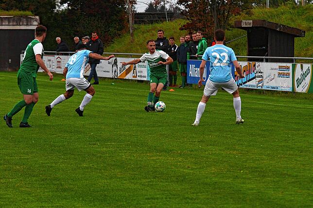 Bild 31: SV Waldhaus bezwingt den SV Obersäckingen mit 4:0 &ndash; und wir haben Bilder!