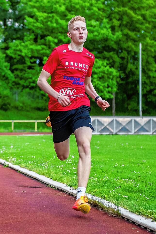 Finale: Valentin Oblupin wurde bei den Deutschen Meisterschaften der männlichen Jugend U18 Fünfter über 800m in 1:56,82 Minuten.
