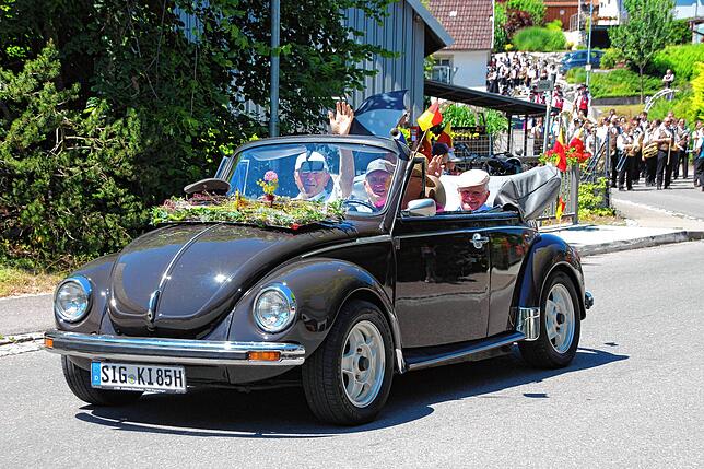 Bild 4: Dorf-Musik-Fest in Menningen mit buntem Programm und toller Stimmung: 850 Jahre Menningen und 125 Jahre Musikkapelle