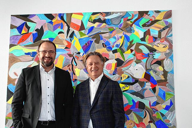 Die Singener Rechtsanwälte Matthias Biskupek (links) und Wolfgang Hoppe initiieren Hit-Produktion für die Nachsorgeklinik Tannheim.