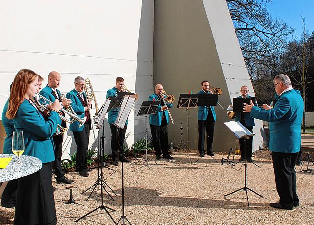 Bild 1: Bilder von der Auftaktveranstaltung zum Jubiläumsjahr des Musikvereins Orsingen