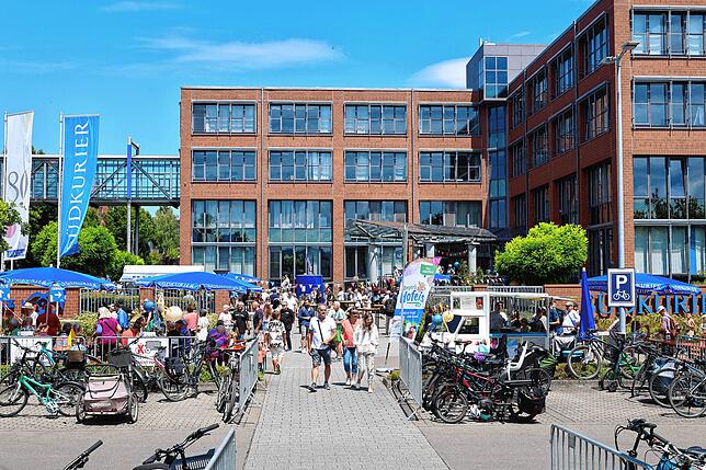Bild 31: XXL-Hüpfburg, Kinderschminken, Entenrennen: So schön war das SÜDKURIER-Sommerfest (Teil 2)