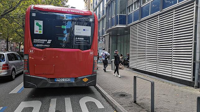 Ab dem 12. Oktober fährt die Linie 1 nicht mehr die Haltestelle Bürgerbüro an, sondern fährt einen großen Schlenker ins Paradies. Dafür ...