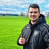 Marcel Brack auf dem Sportplatz des SV Denkingen, auf dem der 25-Jährige bis zu seiner Krebserkrankung regelmäßig spielte.