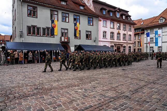 Bild 5: Bilder der beeindruckenden Bundeswehr-Parade vor dem Villinger Münster