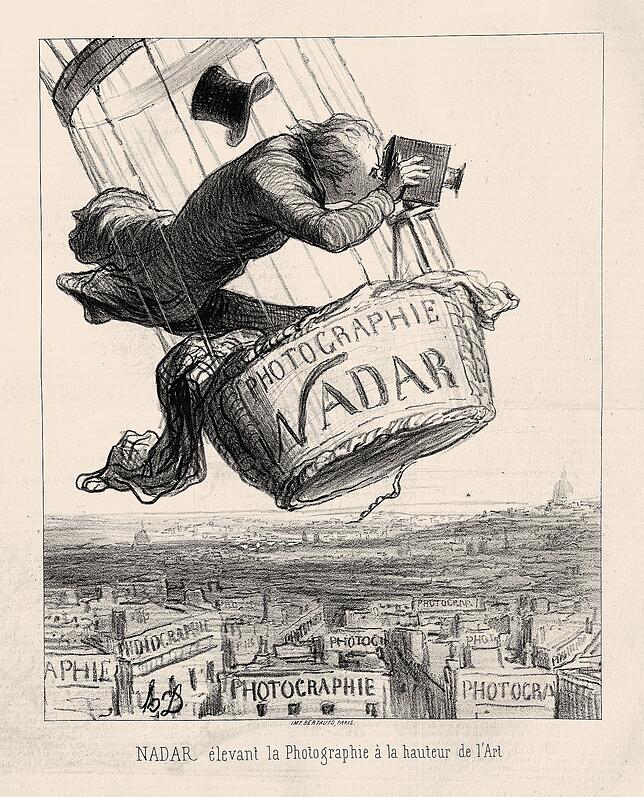 Félix Nadar, hier dargestellt in einer Karikatur von Honoré Daumier (1808–1879), gelangen die ersten Luftaufnahmen.