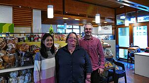 Das Team des Tafelladens (von links): Nuning Miranda (Ehrenamtliche), Heidrun Seidensticker (Vorsitzende des Fördervereins), Kris Volker ...