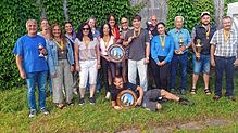Die Sieger (stehend, von links): Rainer Zelger, Nicole Reiser, Karin Schmidt, Stefanie Zweig, Tanja Lauber, Heike Strittmatter, Ute ...