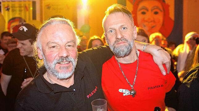 Bild 4: Die Lausbuben der Hofpeter feiern Geburtstag! Die besten Bilder vom Ball in Konstanz