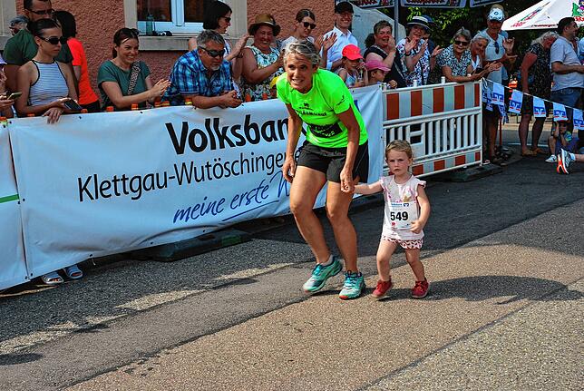 Bild 2: So schön war der Klettgaulauf 2024: Diese Läufer gehen an den Start