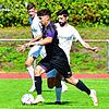 Schwungvoll: Der eingewechselte Giovanni Passannante (vorn, gegen Marco Buscemi im Spiel bei der SG FC Wehr/Brennet) führte den FC ...
