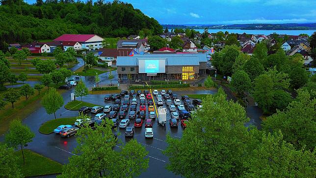 Bild : Großes Kino vor dem Welterbesaal: So war die Autokino-Premiere der Alten Fabrik