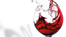Ein Rotwein, der ohne Alkohol auskommt: Diese Aufgabe ist schwieriger, als mancher glauben mag.