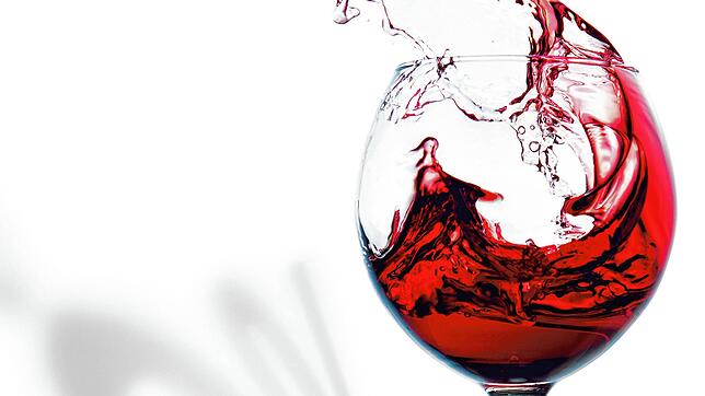 Ein Rotwein, der ohne Alkohol auskommt: Diese Aufgabe ist schwieriger, als mancher glauben mag.