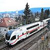 Ein Intercity Zug fährt auf der Gäubahnstrecke bei Stuttgart. Die Gäubahn ist die Strecke mit den geringsten Verspätungen in Deutschland.