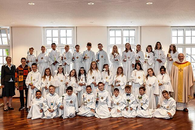 Bild 2: Heiliges Sakrament: Alle Bilder zur Kommunion und Konfirmation in Radolfzell und auf der Höri