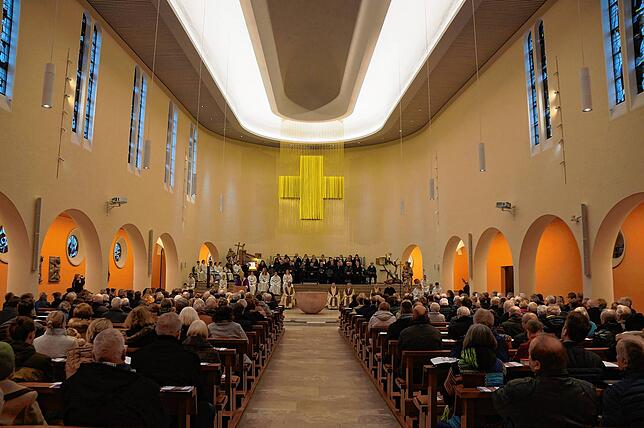 Bild 32: Die schönsten Bilder der Feier der Altarweihe in der Kirche St. Oswald in Stockach (Teil 1)