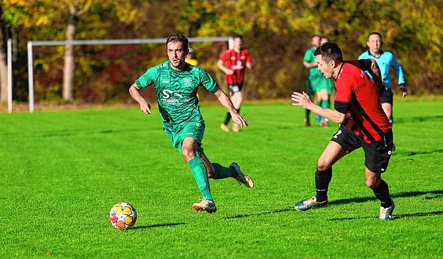 Bild 5: Unsere Bildergalerie von Bezirksligaspiel zwischen dem FC Bodman-Ludwigshafen und dem TSV Aach-Linz