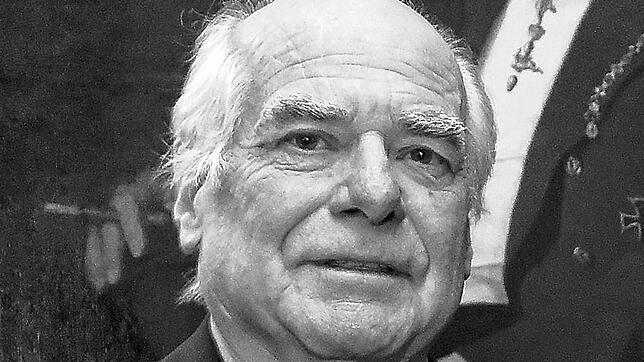 Heinrich Fürst zu Fürstenberg ist verstorben. Die Aufnahme zeigt ihn im Jahr 2019 bei der offiziellen Veröffentlichung eines Bildbandes ...