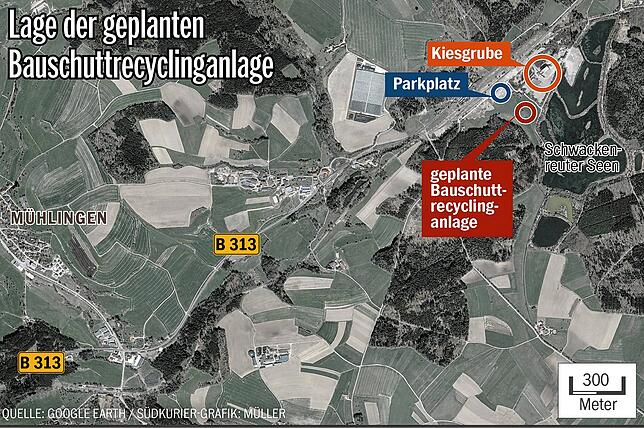 Bild 1: Naturschützer überreichen 800 Unterschriften gegen Bauschutt-Recyclinganlage