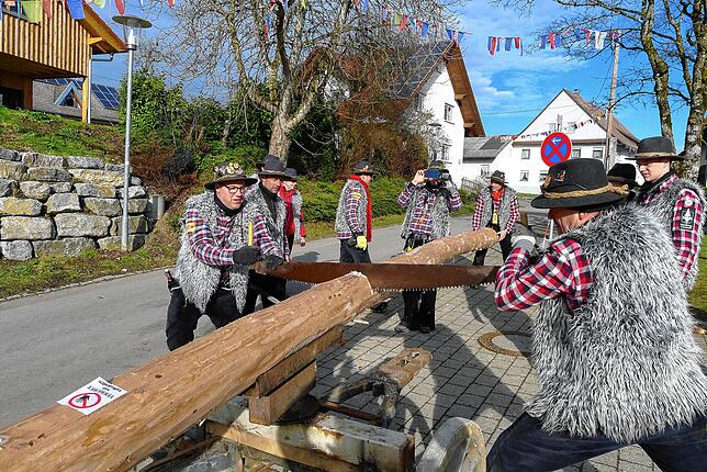 Bild 1: Die schönsten Bilder vom Narrenbaumsetzen im Deggenhausertal (Teil 2)
