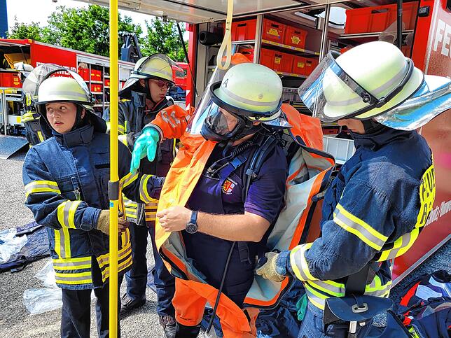 Bild 13: Alle Bilder von der Schauübung mit vielen Besuchern (Teil 2)