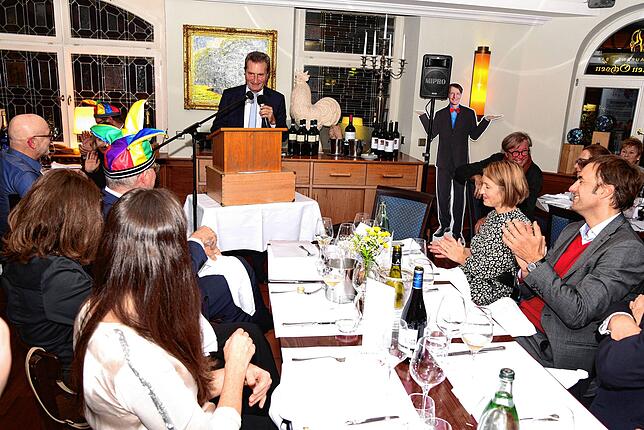 Der frühere Ministerpräsident von Baden-Württemberg und EU-Kommissar Günther Oettinger hielt am Abend eine launige Rede