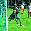 Der SC Pfullendorf (links Nick Zimmerer im Derby gegen Südstern Singen) empfängt am Samstag den 1. FC Rielasingen-Arlen.