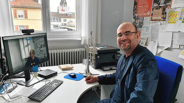 An der Musikschule Südschwarzwald findet Unterricht derzeit nur digital statt. Auch der stellvertretende Schulleiter Eckhard Kopetzki ...