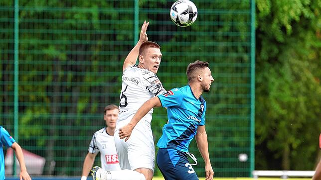 Jonas Busam (beim Kopfball gegen Bietigheim-Bissingen) ist wieder im Kader, wenn der FC 08 Villingen Schlusslicht Offenburger FV empfängt.