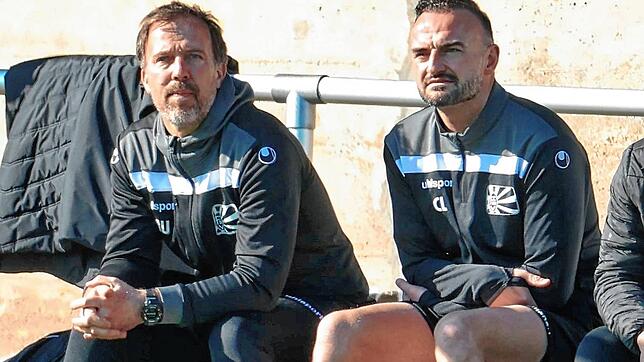 Das neue Führungsduo auf der Villinger Trainerbank feiert am Samstag gegen Offenburg die Premiere in dieser Funktion: Matthias Uhing ...