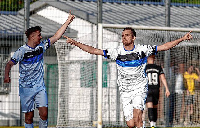 Bild 5: Der FV Tennenbronn gewinnt gegen den FC Öhningen-Gaienhofen. Wir haben die besten Bilder!