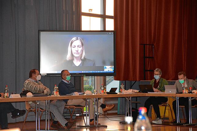 Rechtsanwältin Anke Empting von der internationalen Wirtschaftskanzlei Pinsent Masons war der Sitzung per Video zugeschaltet. Im ...
