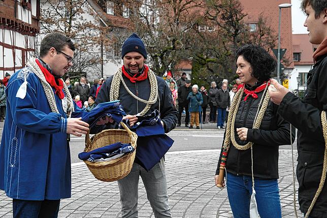 Bild 28: Bilder vom Einschnellen der Narrengesellschaft Hennenschlitter in Immenstaad