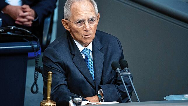 Seit 1972 war Wolfgang Schäuble Mitglied des Bundestags. Er war damit der dienstälteste Politiker des Bundestags