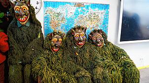 Bild : Schülerbefreiung & Rathaussturm in Stetten: Fasnacht-Spektakel in eindrucksvollen Bildern!