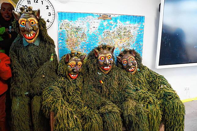 Bild 1: Schülerbefreiung & Rathaussturm in Stetten: Fasnacht-Spektakel in eindrucksvollen Bildern!