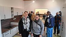 Leitungsteam Samantha Hölzle und Sarah Schaffner freuen sich auf die neuen Räume, auch wenn durch den Umzug viel Arbeit auf sie zukommt.
